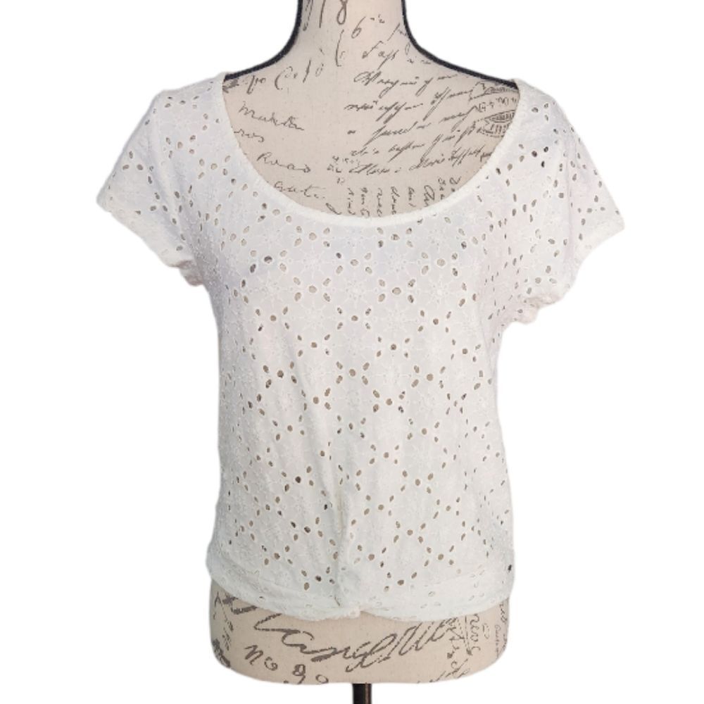 American Eagle Ladies Size Large White Eyelet Lace Knot Twist Top